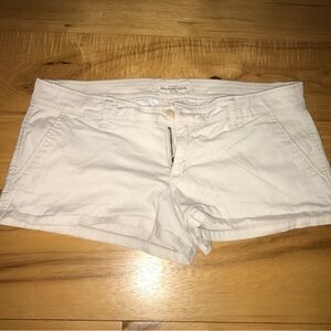 Abercrombie Women's Beige Short Shorts
